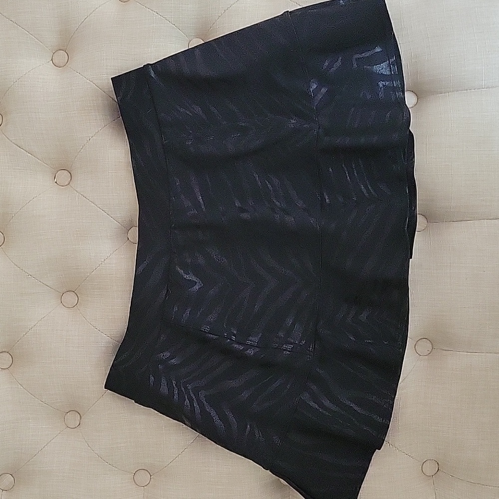 Tail Skirt Essentials Flounce  black tennis skort tiger shiny stripes M - Picture 6 of 6
